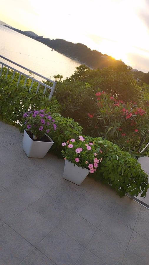 Apartments & Room Paula Stobrec Ngoại thất bức ảnh